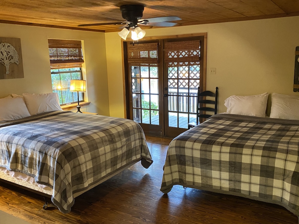 Grand House, 3 Bedrooms photo 2