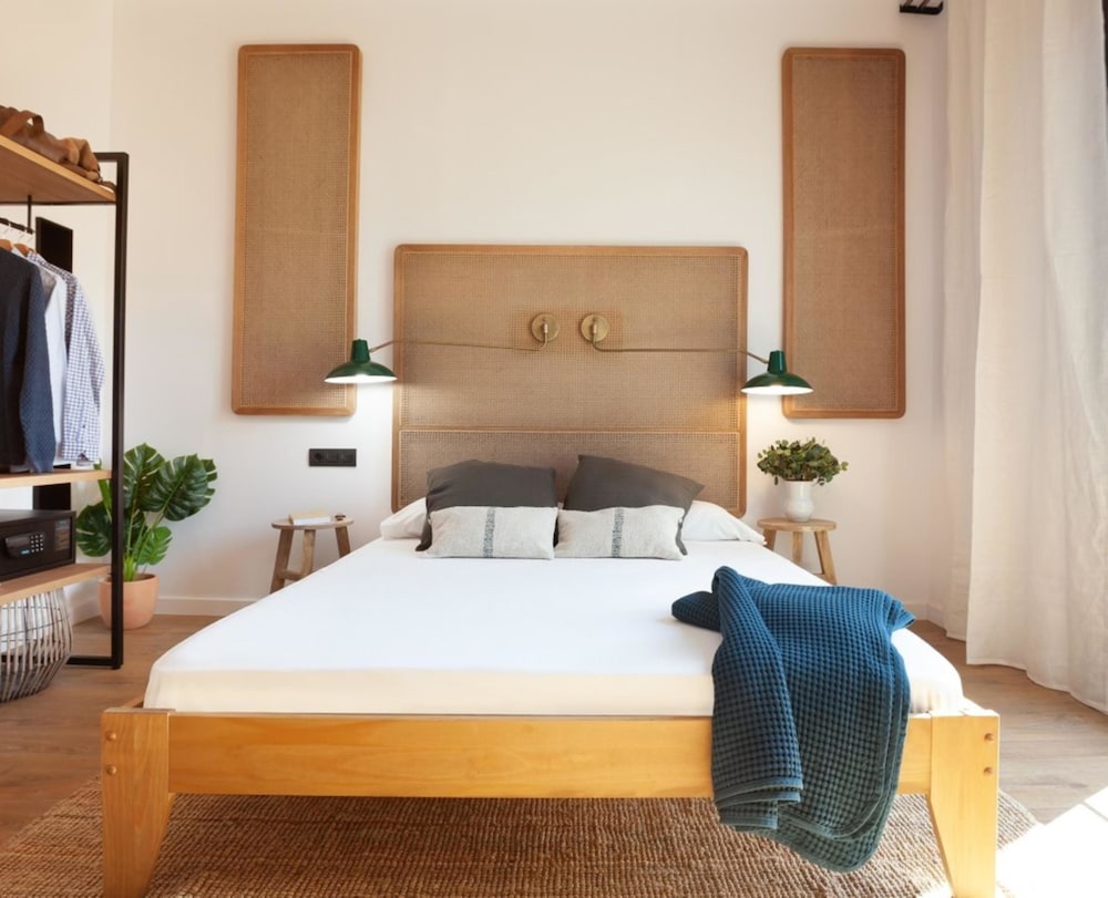 Premium Double Room, 1 Queen Bed, Non Smoking photo 2