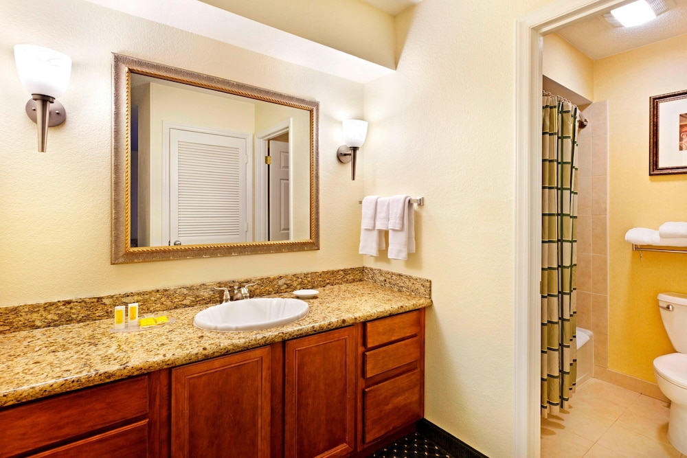 Suite, 2 Bedrooms - Photo 8