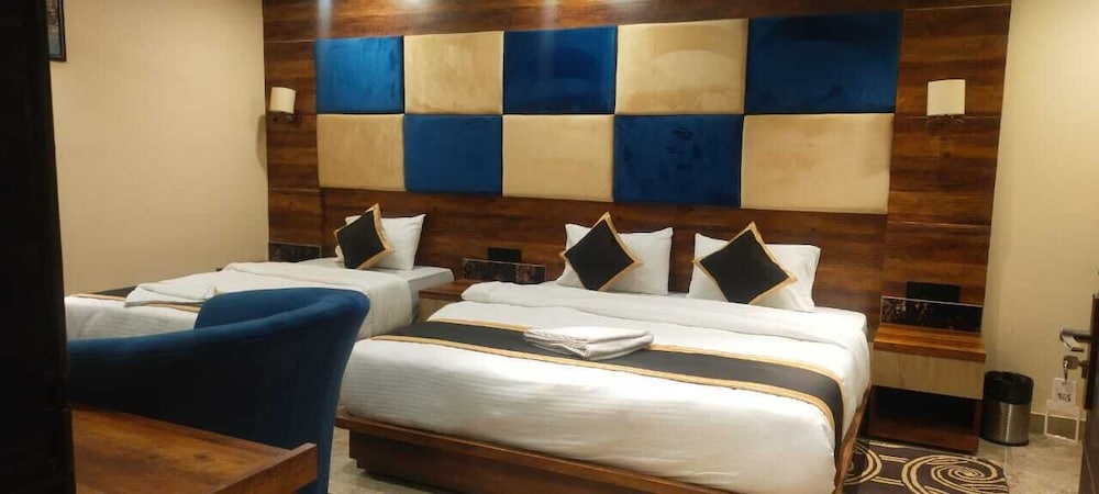 Deluxe Triple Room photo 2