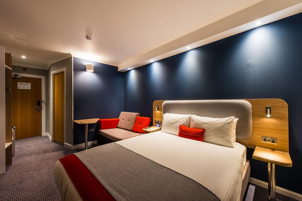 Standard Room, 1 Double Bed (with Free Hot Breakfast) - Photo 4