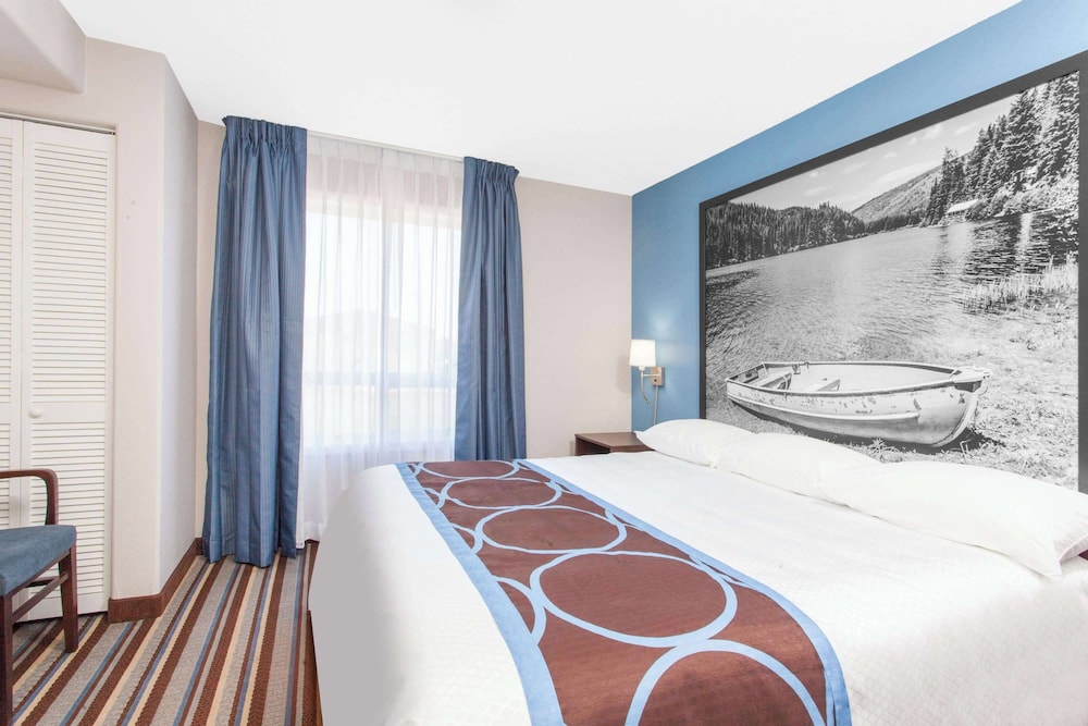 Studio Suite, 1 King Bed, Non Smoking - Photo 8