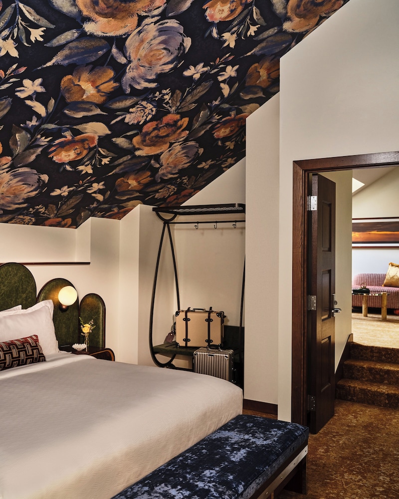 Suite (LoDo)