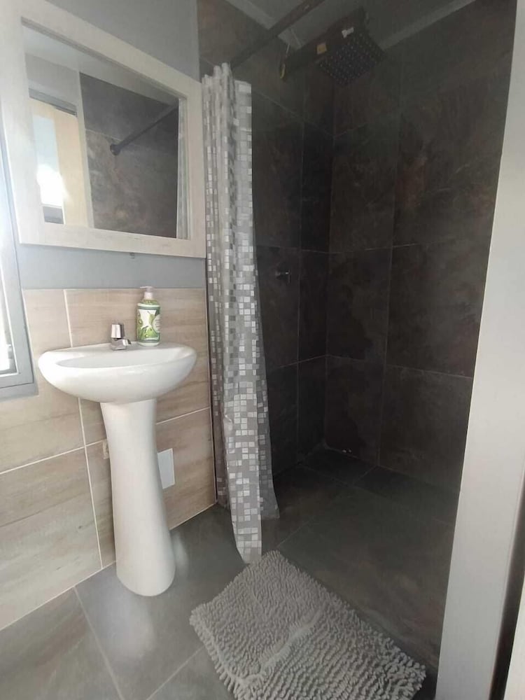 Deluxe Quadruple Room photo 2