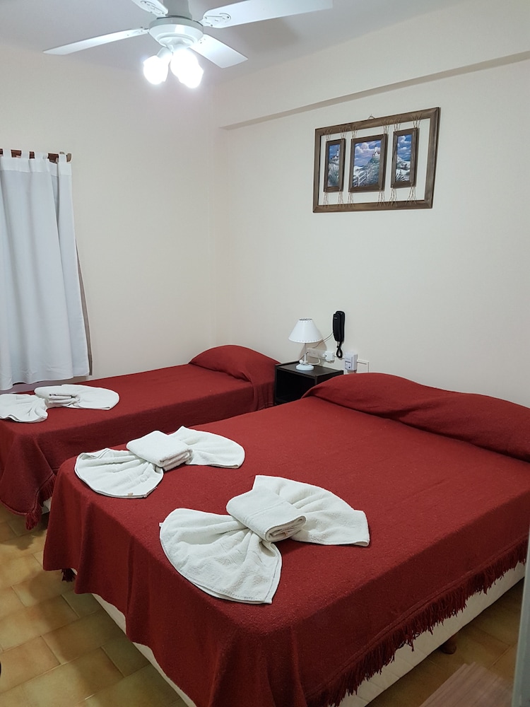 Basic Triple Room, 1 Bedroom photo 2