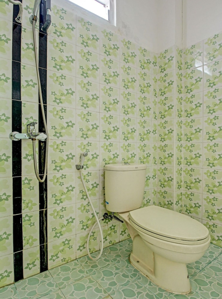 Standard Twin Room - Photo 7