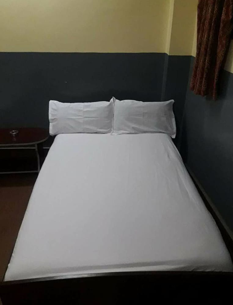 Basic Twin Room