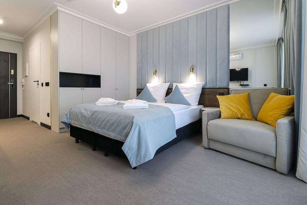 Standard Apartment, 1 Queen Bed with Sofa bed (air conditioning)