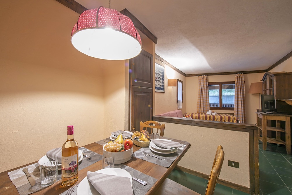Family Apartment, 1 Bedroom, Mountainside (Grange Hike & Ski - 16d Sestriere) photo 3