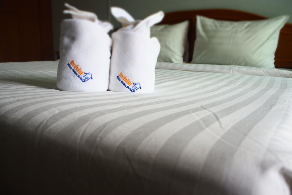 Standard Room, 2 Twin Beds photo 3