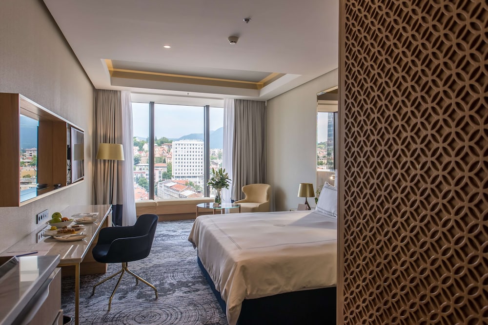 Swiss, Premier Room, 1 King Bed photo 3
