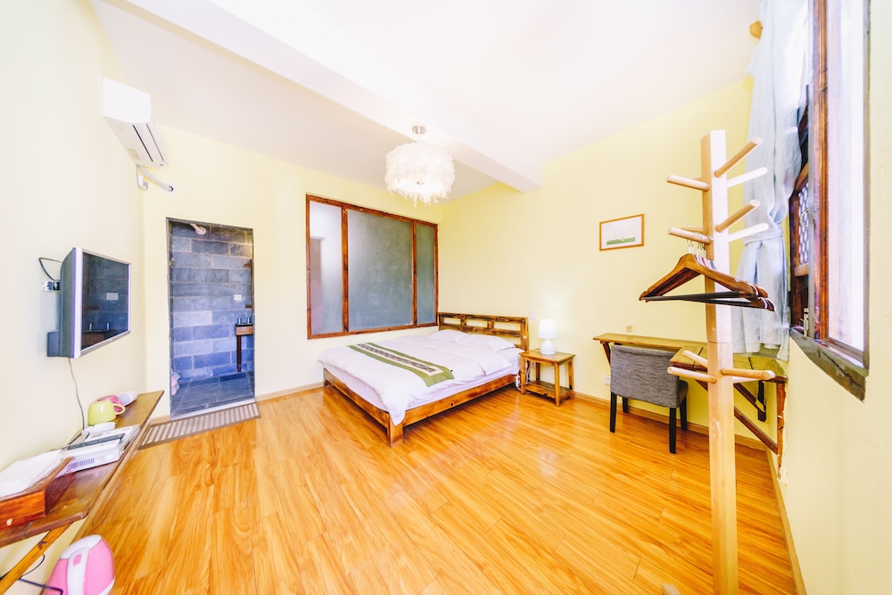 Traditional Room, 1 Queen Bed, Ensuite photo 2