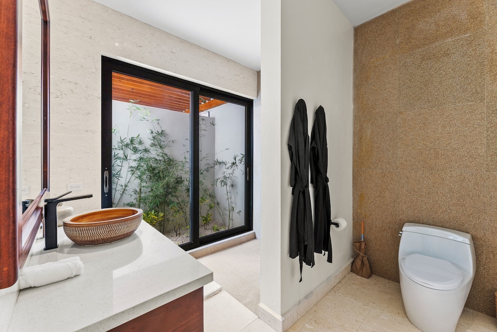 3 Bedroom Riverfront with Plunge Pool photo 2