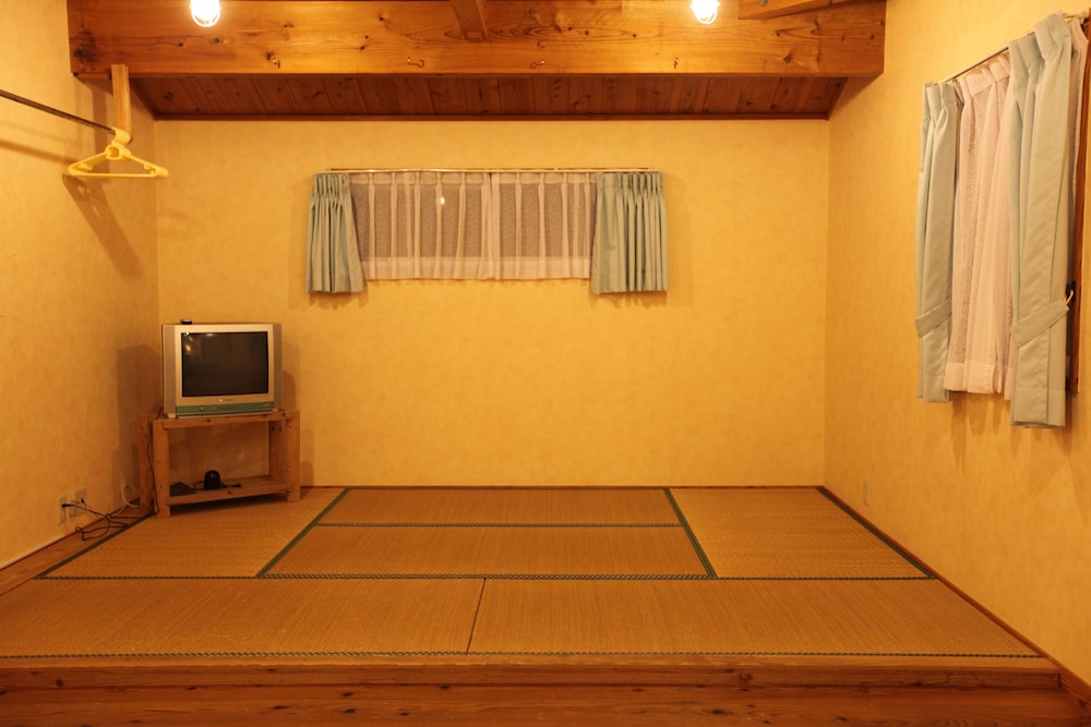 Family Cottage (Japanese Western Style), Non Smoking, Shared Bathroom photo 2
