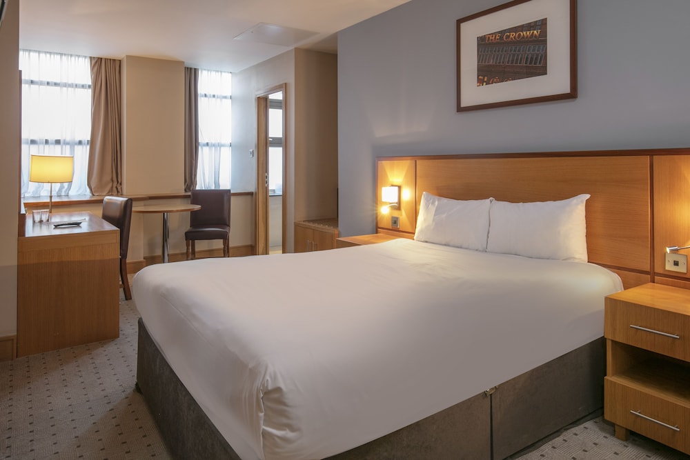 Standard Room, 1 Double Bed, Accessible, Non Smoking (Walk-in Shower) photo 1