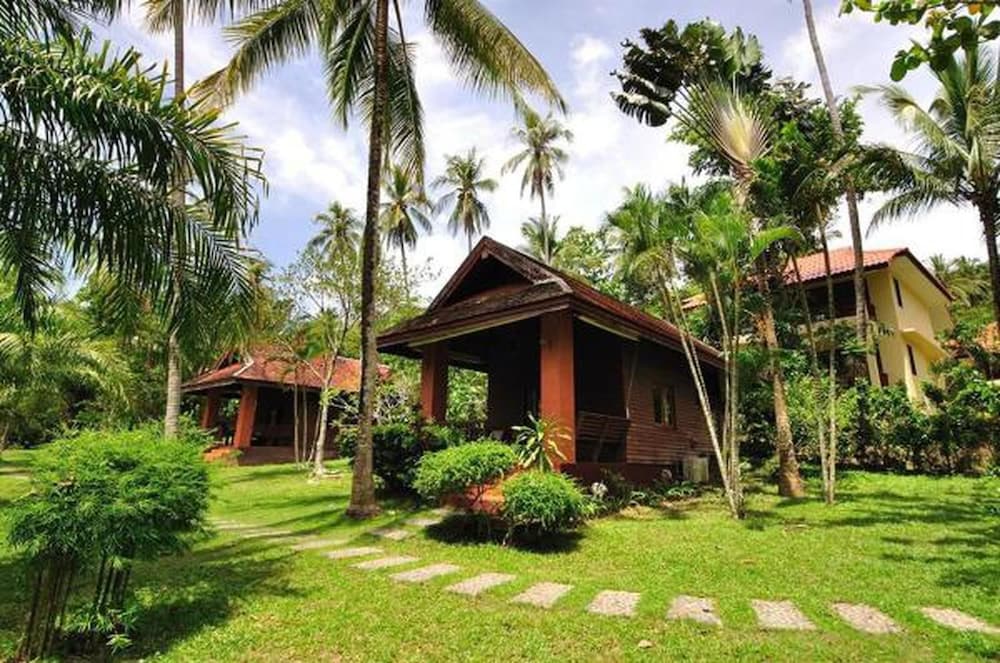 Bungalow Garden View, Free Round-trip Boat Transfer photo 3