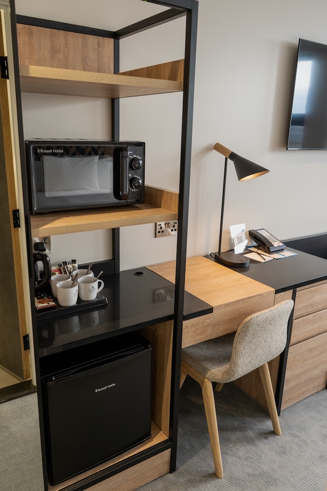 Executive Suite, 1 King Bed, Sofa Bed, Kitchenette - Photo 4