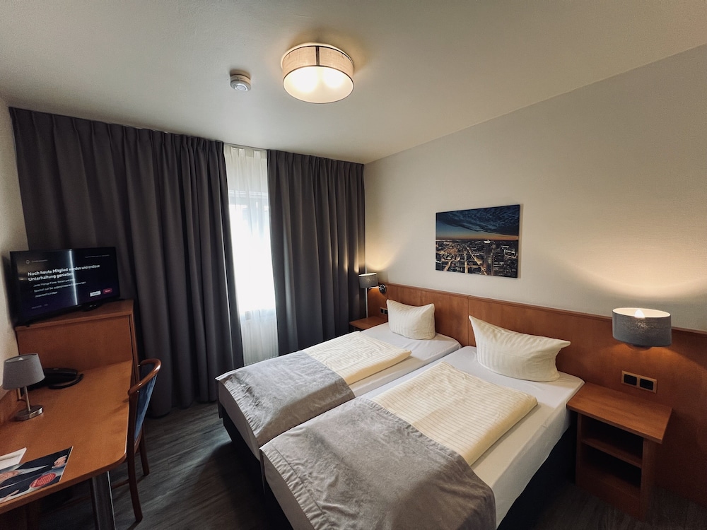 Standard Double Room - Photo 3