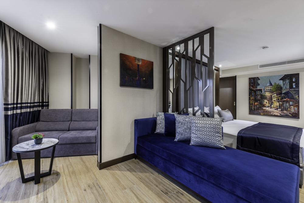 Deluxe Studio Suite photo 3