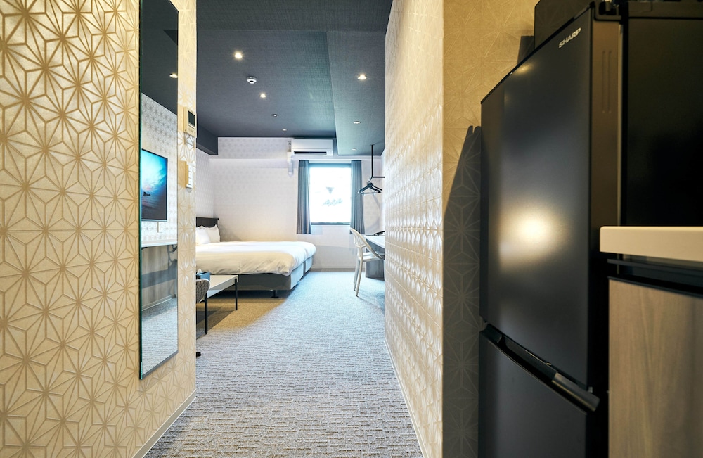 Standard Twin Room with Counter - Photo 8