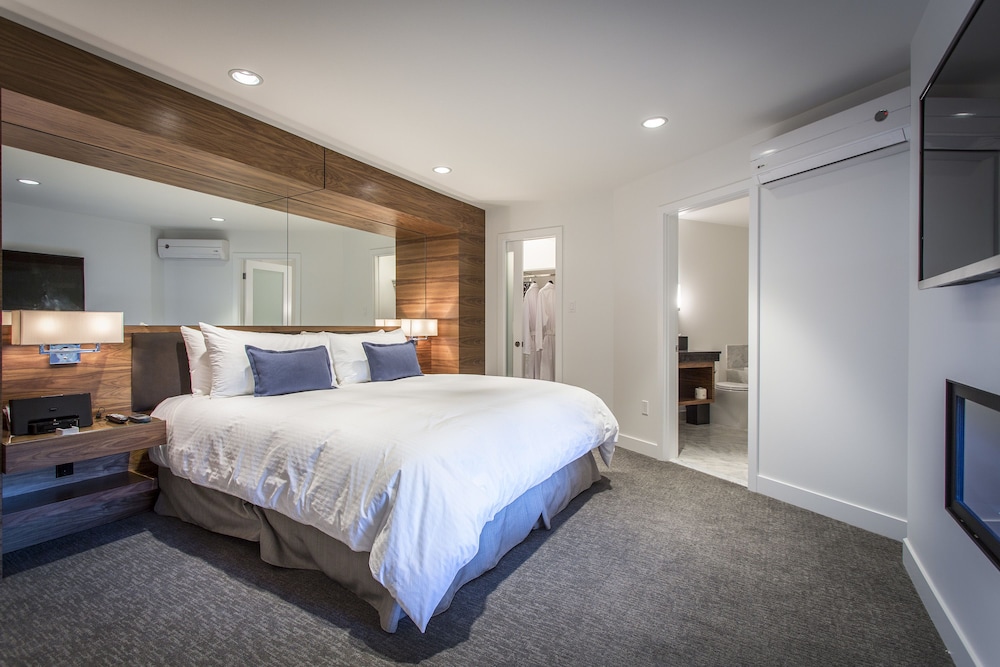 Signature Suite, 2 Bedrooms, 2 Bathrooms, Ocean View photo 2