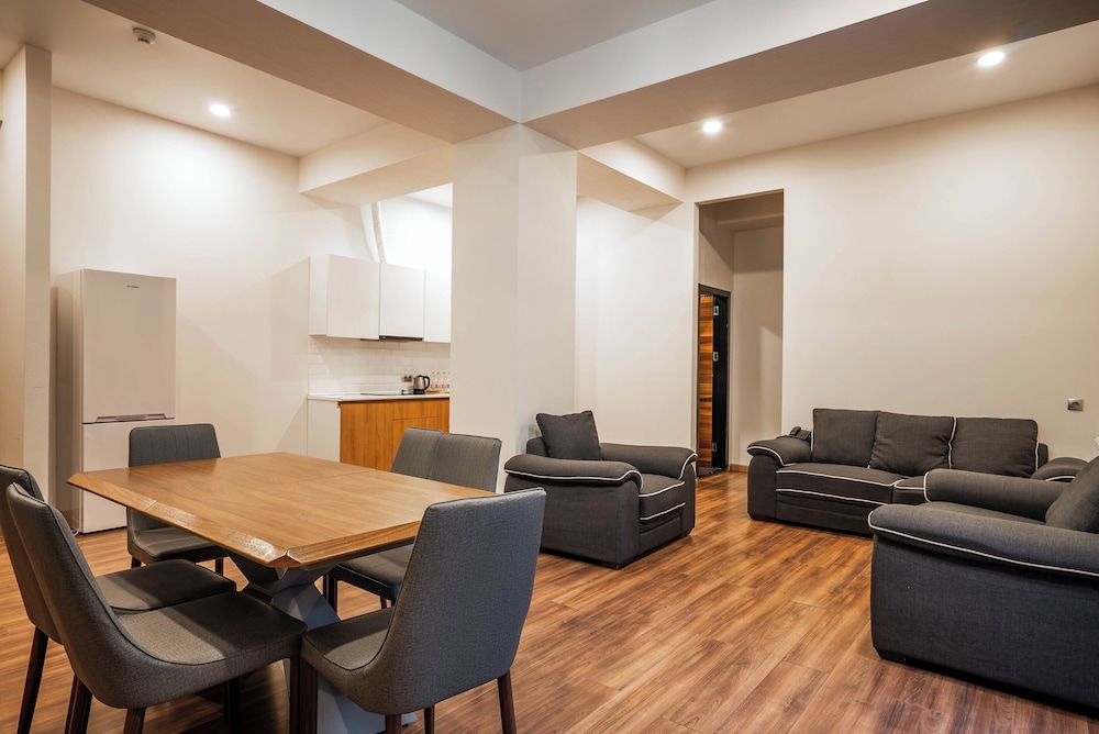 Two-Bedroom Suite - Photo 12