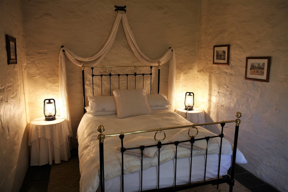 Classic Cottage, 2 Bedrooms, Garden View, Garden Area photo 1