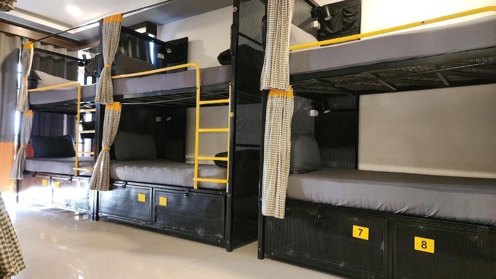 Bed in 8 Bed Mixed Dormitory with Balcony photo 1