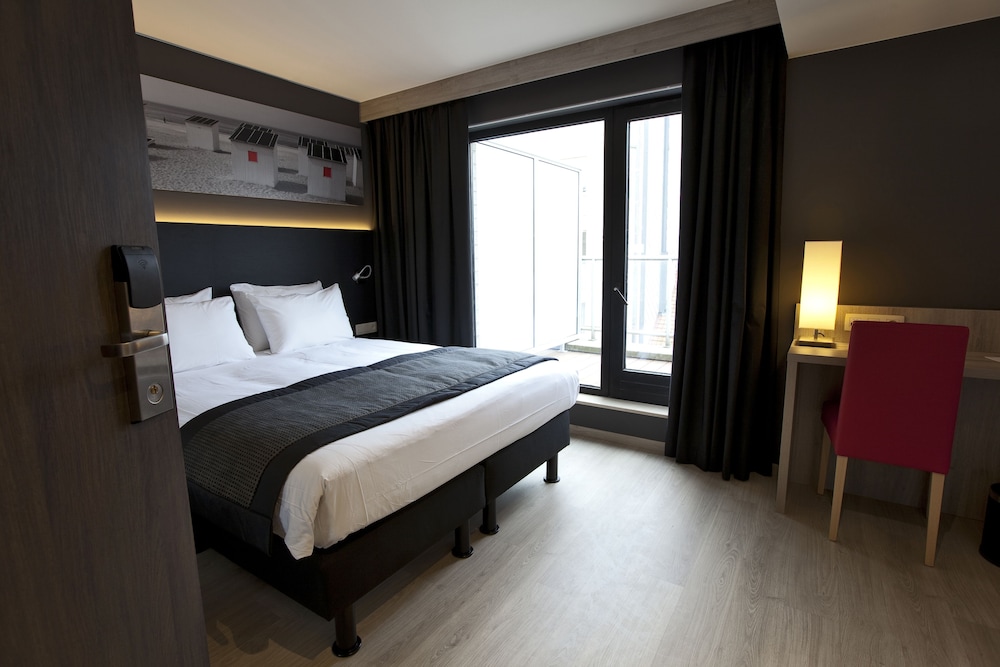 Privilege, Room, 1 Double Bed, Balcony - Photo 1