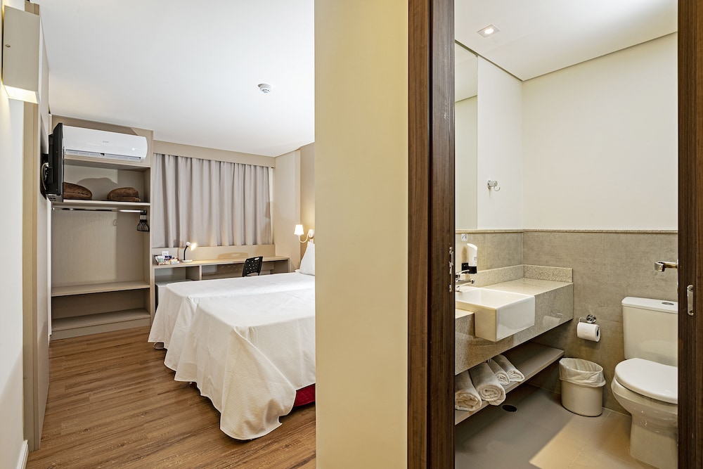 Standard Single Room (2 Twin Beds) - Photo 2