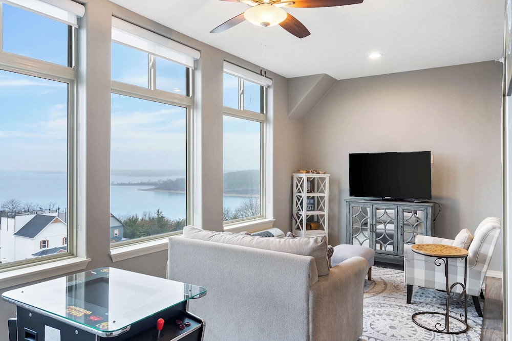 Condo, Multiple Beds, Balcony (Majestic Lakeview Destination)