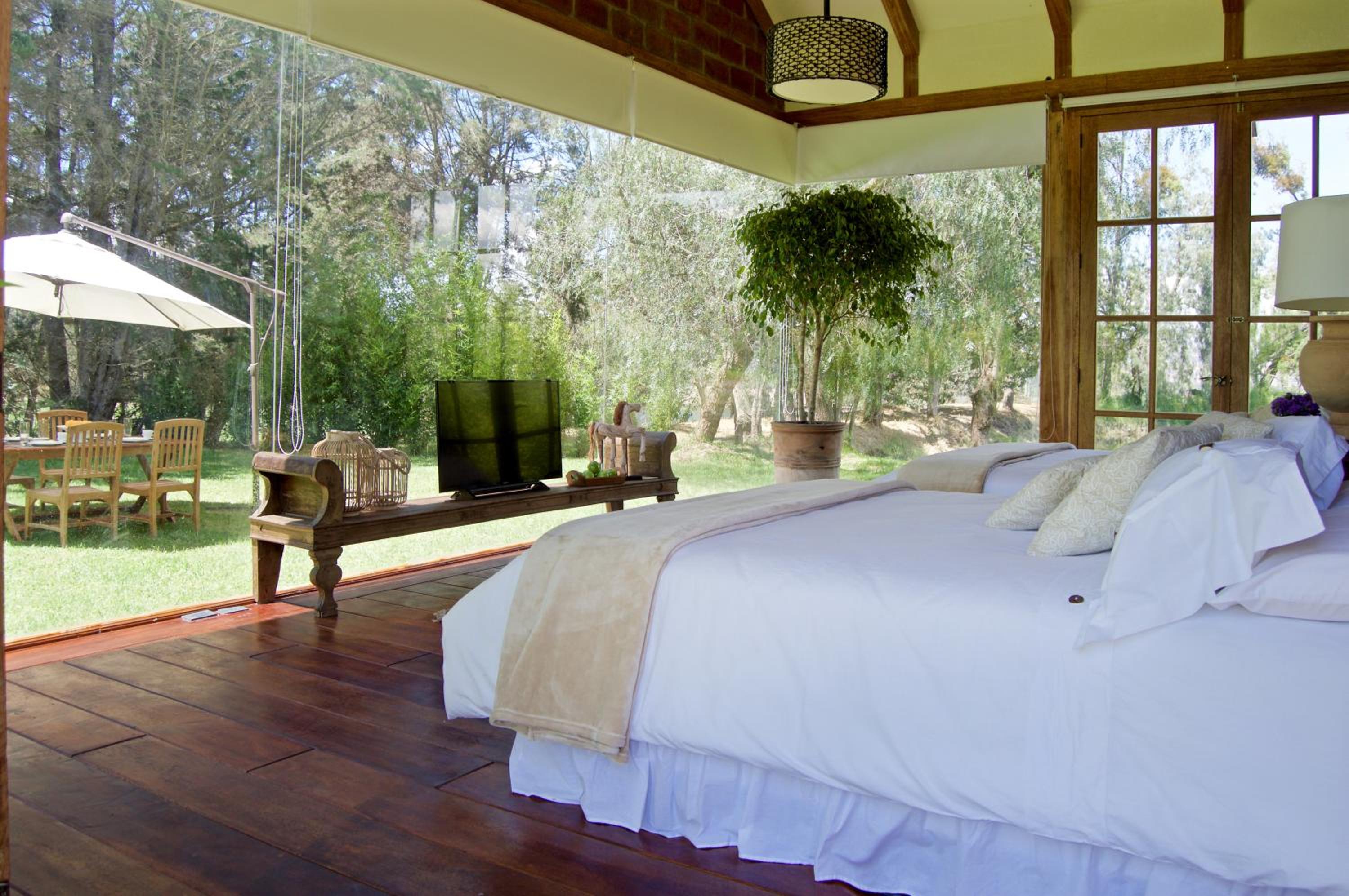 Queen Room with Two Queen Beds photo 3