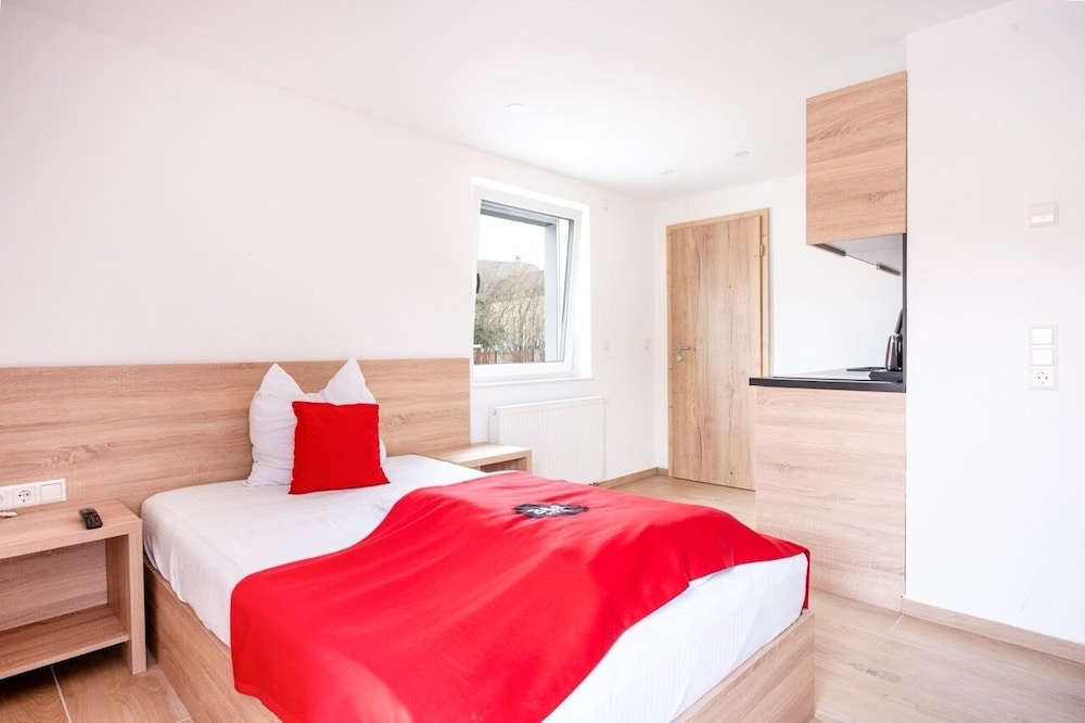 Comfort Studio, 1 Large Twin Bed, Non Smoking, Balcony photo 1