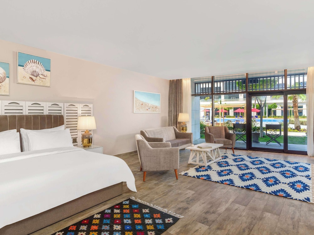 Deluxe Room, 1 King Bed, Accessible