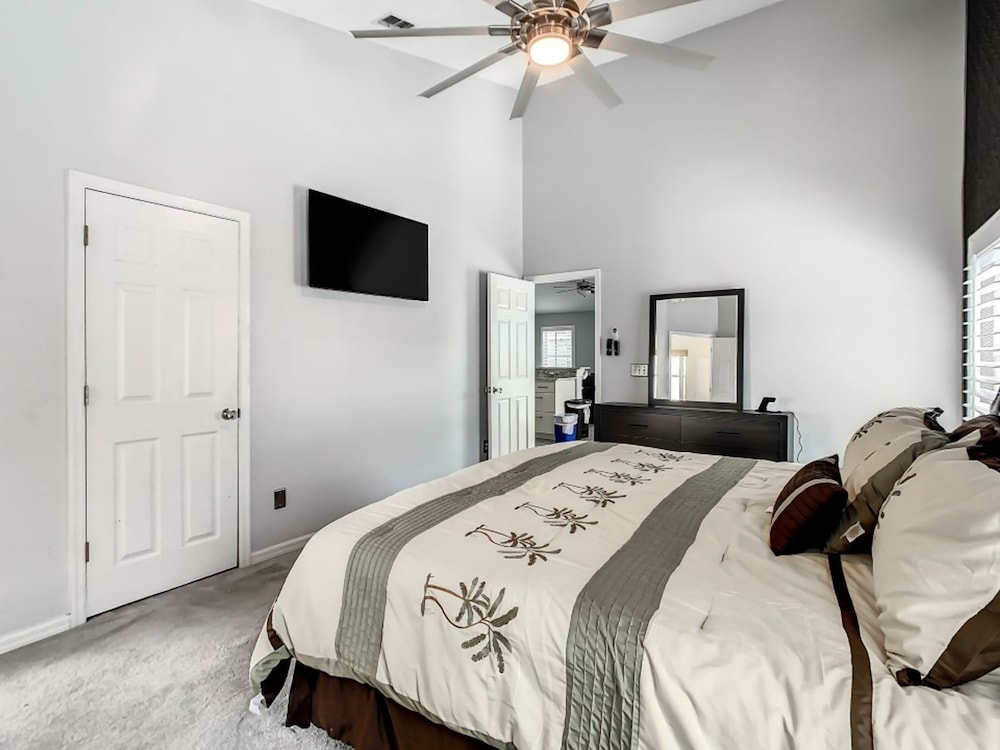 Hampton Lakes Vacation Pool Home, Photo 73