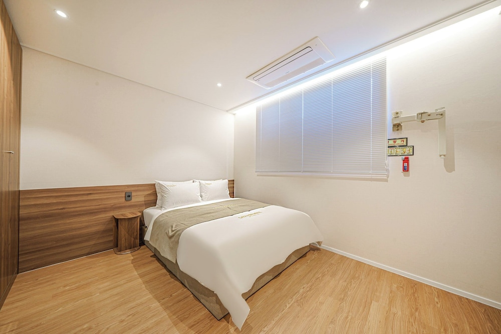 Deluxe Double Room, Annex Building - Photo 1