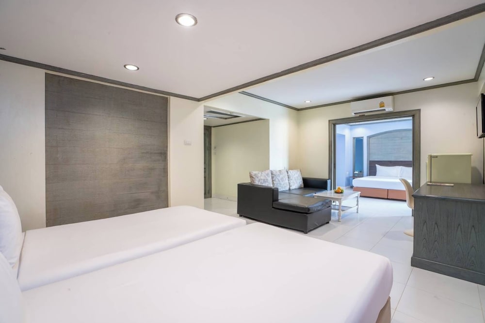 Express Suite - Photo 2