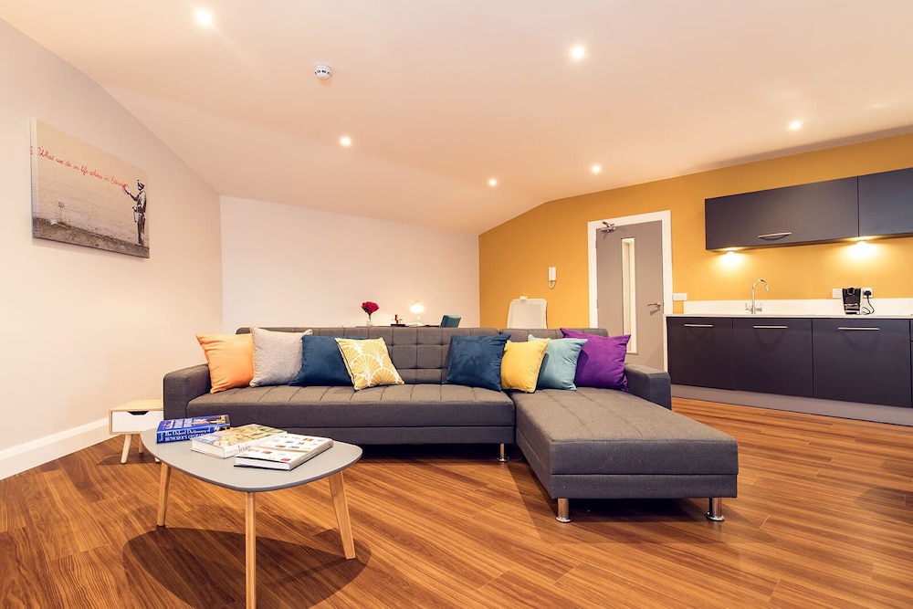 Classic Apartment, Private Bathroom, City View (3) photo 1