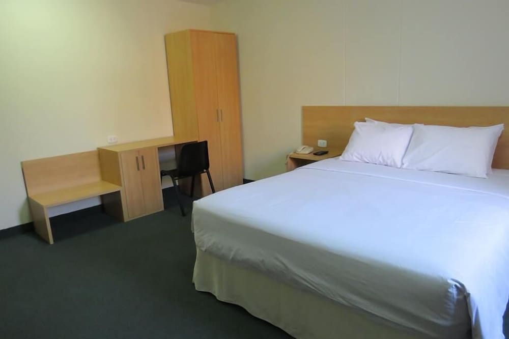 Superior Single Room, 1 King Bed photo 2