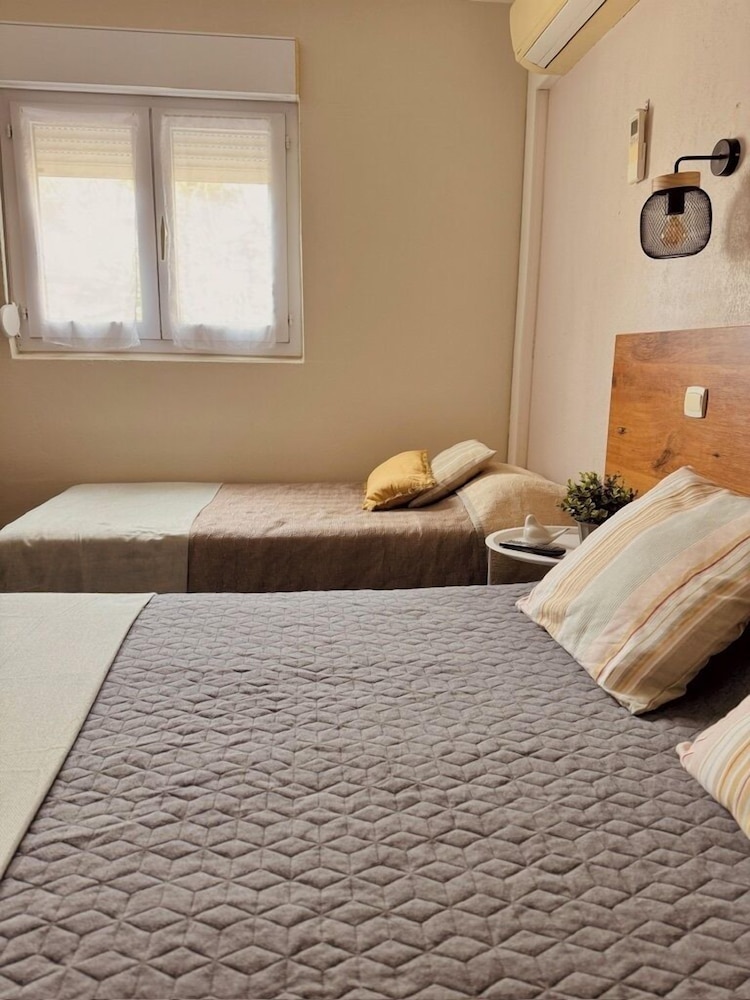 Standard Triple Room - Photo 3