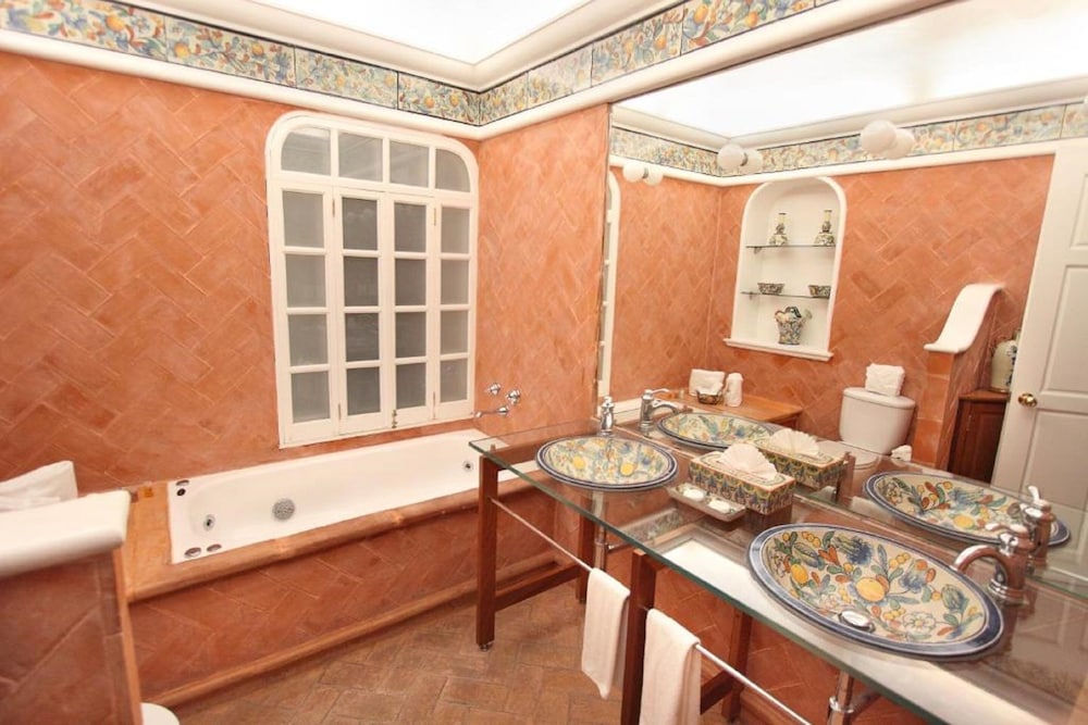 Premium Double Room - Photo 12