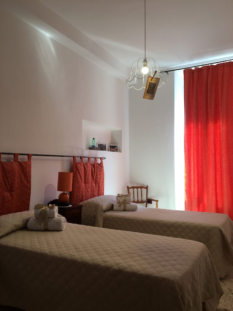 Triple Room, City View (1) photo 2