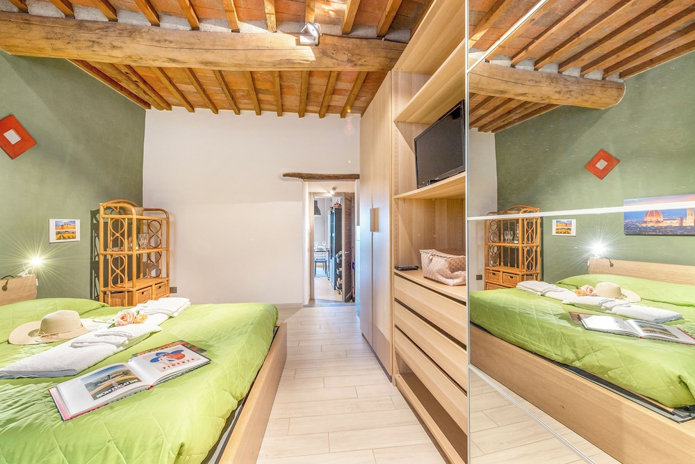 Family Apartment, 2 Bedrooms, 2 Bathrooms, Mountainside (Home Margherita Chianti Hills View) photo 1