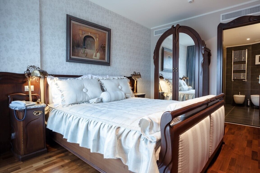 Presidential Suite photo 2