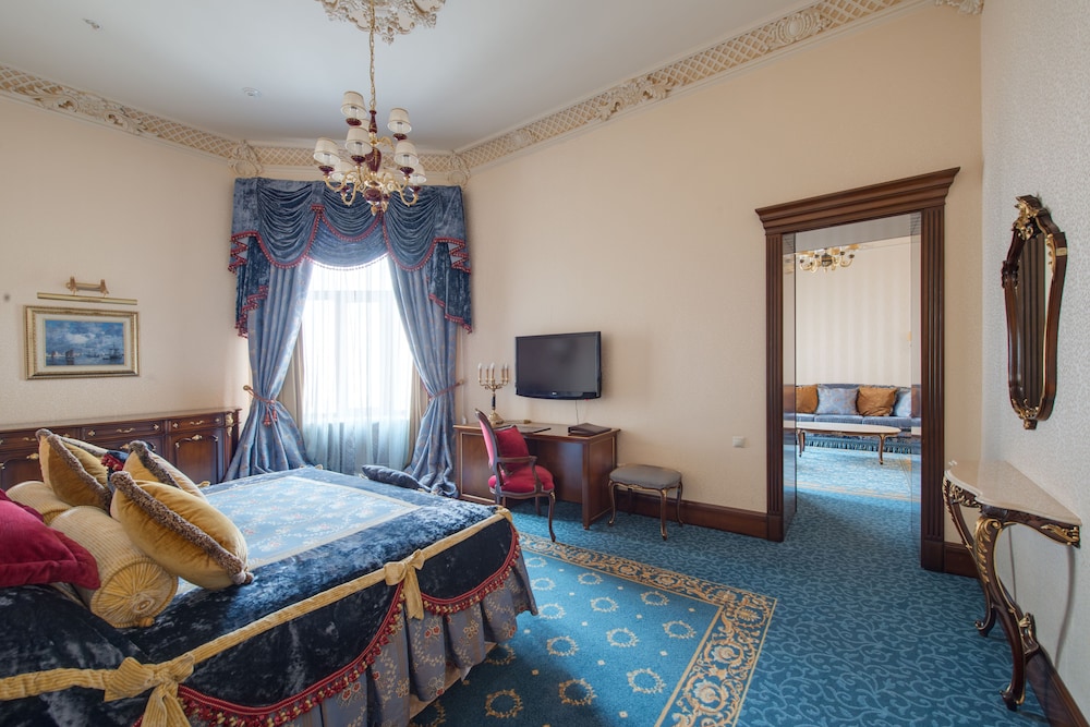 Luxury Suite, 1 King Bed with Sofa bed photo 1