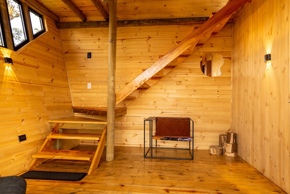 Cabin, Lake View