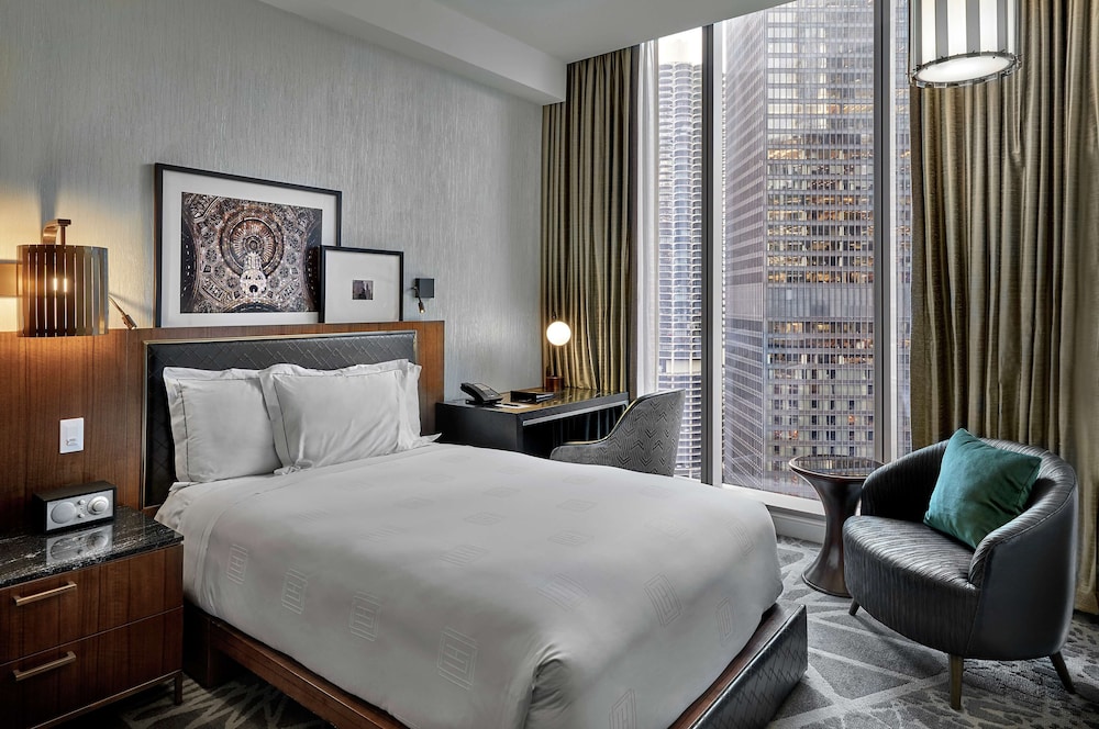Room, 1 King Bed, River View