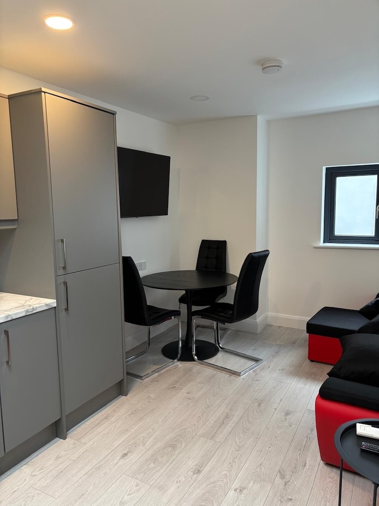Deluxe Town Centre 1 Bedroom Apartment for 2
