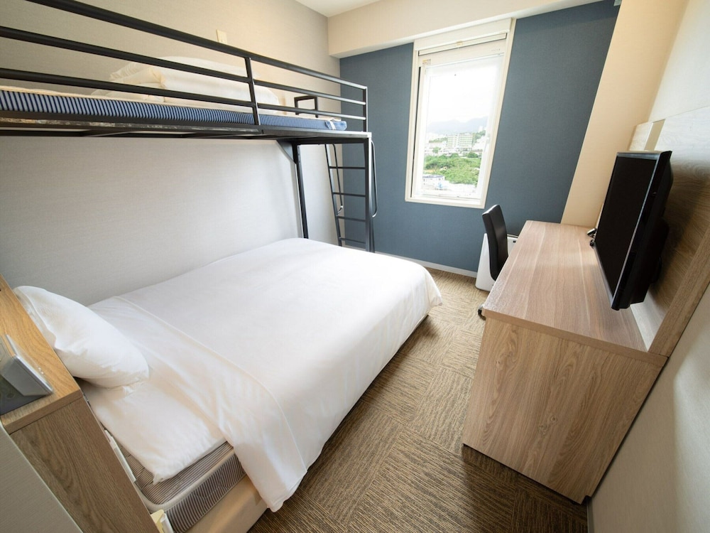 Super Room (1 Double Bed + 1 Loft Bed) - Photo 1