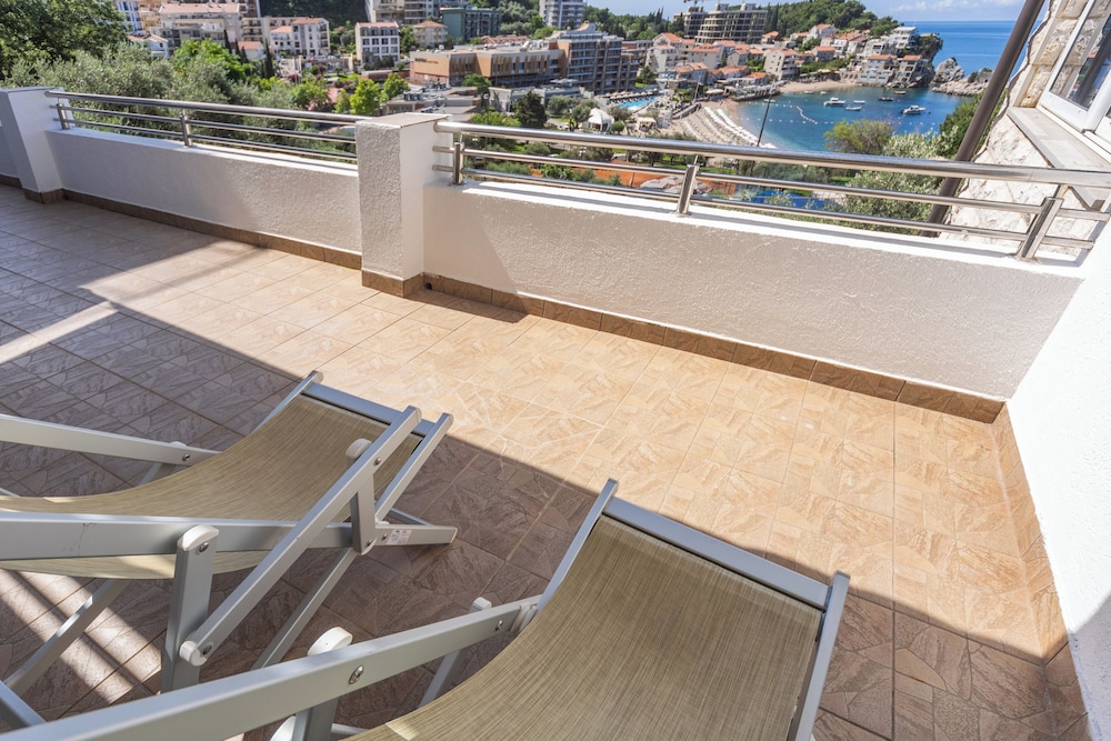 Premium Apartment, 2 Bedrooms, Sea View - Photo 15